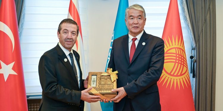 Dışişleri Bakanı Ertuğruloğlu, TÜRKSOY Genel Sekreteri ile görüştü