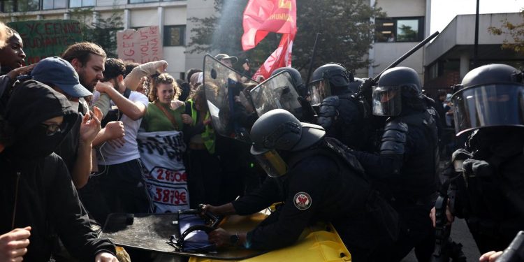 Fransa'da kriz masası toplanıyor