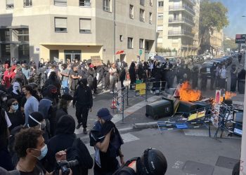 Fransa'da eylemler nedeniyle liselerde eğitime bu hafta ara verildi