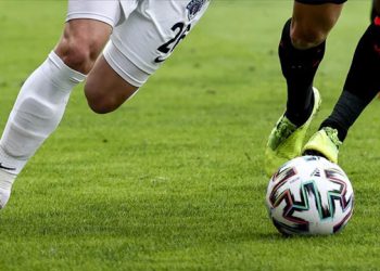 Türk dünyasından gelen futbolcular Türk statüsünde sayılacak