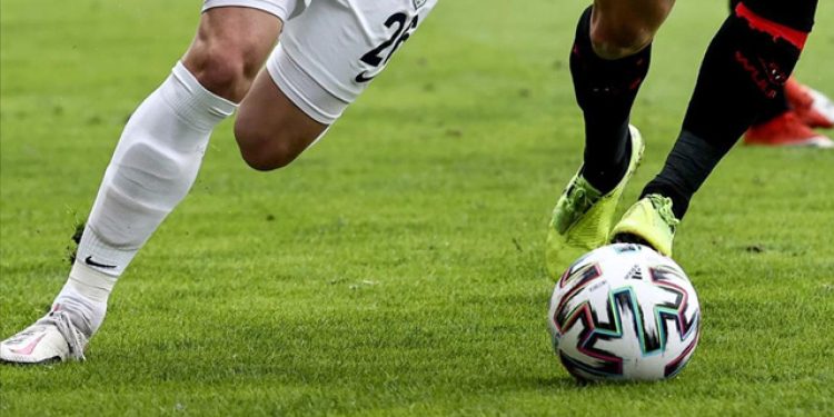 Türk dünyasından gelen futbolcular Türk statüsünde sayılacak