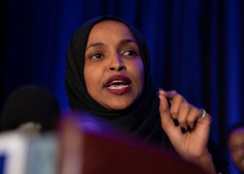 WSJ: ABD'de yürütülen soruşturmayla Kongre üyesi Omar'ın vatandaşlığının iptali hedefleniyor