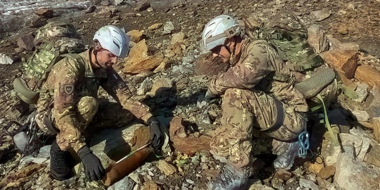 Buzullar eridi, altından Birinci Dünya Savaşı dönemine ait 250 mühimmat çıktı