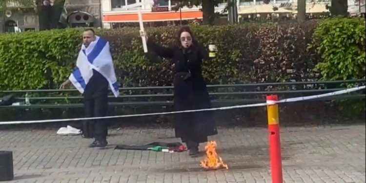 İsveç'te Kur'anı Kerim'e saldıran Sandberg nefret suçundan hüküm giydi