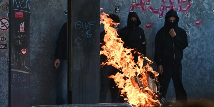 Belçika'nın Liege kentindeki protestolarda 45 kişi gözaltına alındı