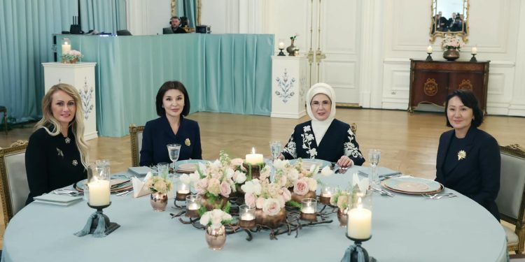 Nilden Bektaş Erhürman, Aile ve Kadın Konseyi I. Yüksek Onur Kurulu Toplantısı’nda katılarak konuşma yaptı