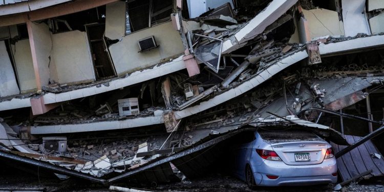 Panama'da 6,1 büyüklüğünde deprem