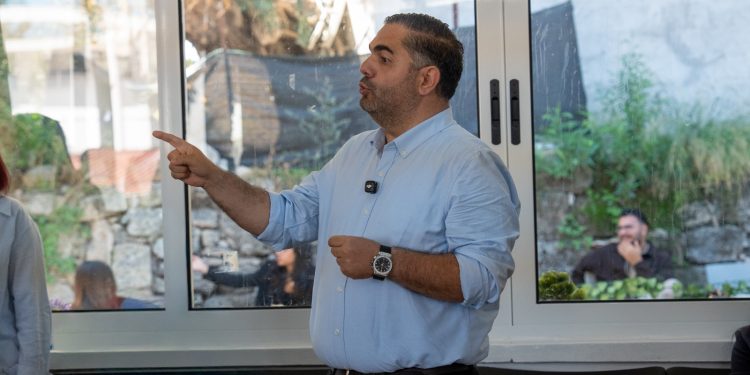 Rahvancıoğlu: “Kalıcı ve çağdaş okul binaları için sorumluluk üstleneceğiz