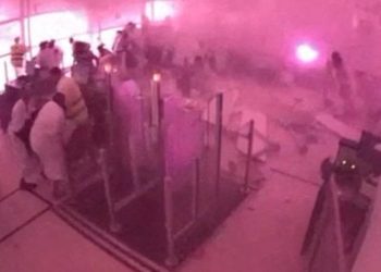 Husilerin hedef aldığı Suudi Arabistan'daki havalimanı 17 Ekim'e kadar kapalı kalacak
