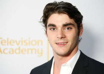 Breaking Bad dizisinin yıldızı RJ Mitte 34 yaşında hayatını kaybetti