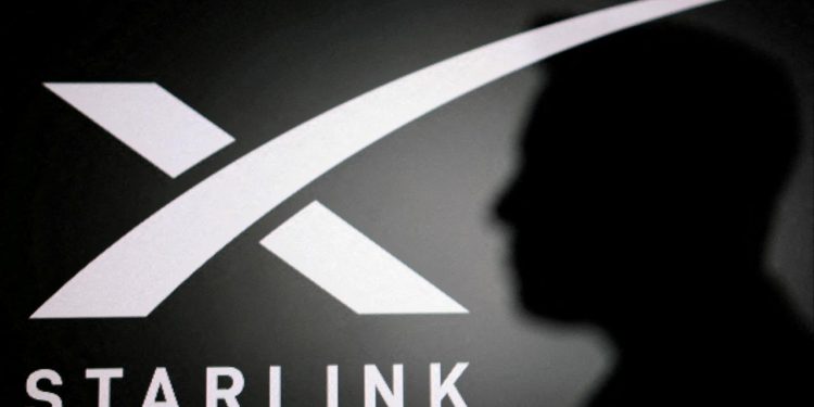 Pentagon'un, Ukrayna'daki Starlink yavaşlamasını soruşturmayı reddettiği iddia edildi