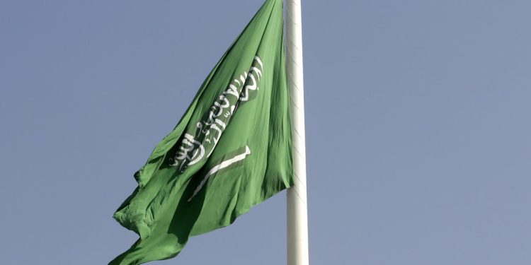 Suudi Arabistan: Abha ve Riyad'daki havalimanlarına saldırılarda 3 kişi öldü, 36 kişi yaralandı