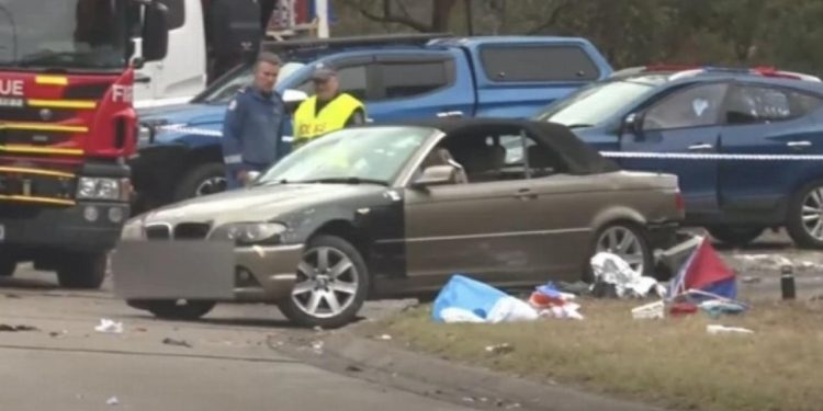 Avustralyada araç taraftarların arasına daldı: 10 yaralı
