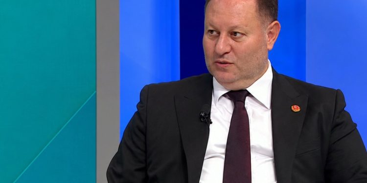 Öztürkler: “6 Aralık’ta en ciddi demokrasi sınavı verilecek”